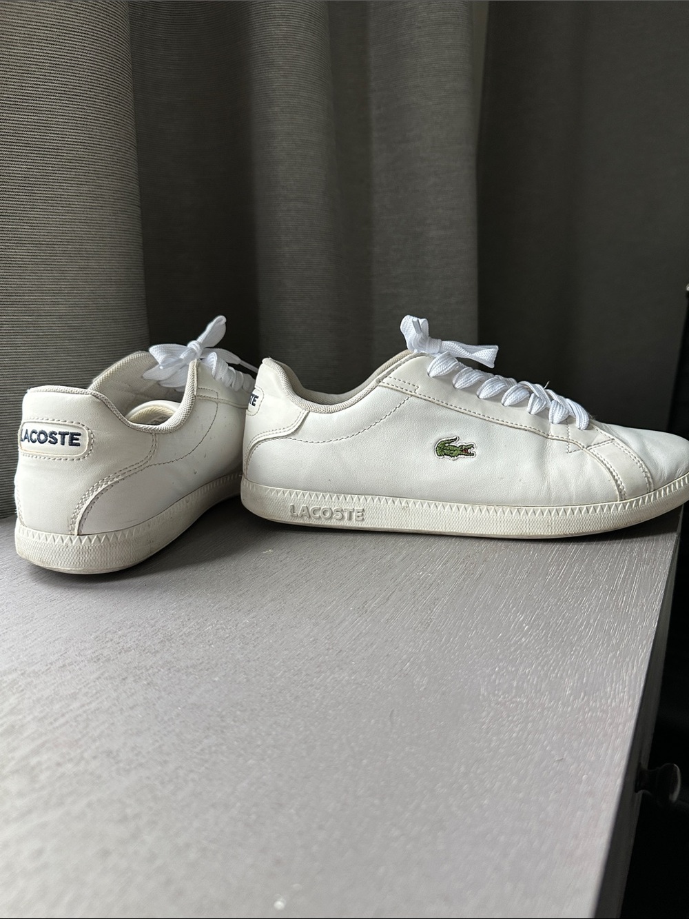 Lacoste White Leather Sneakers with Green Croc Accent Size 8.5 - Picture 1 of 7